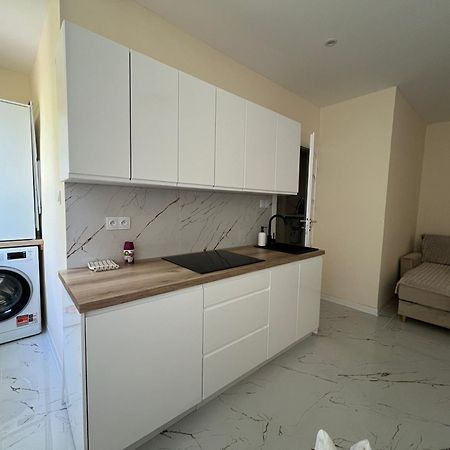 Nowe Luksusowe Apartamenty Manufaktura-Prywatny Na Wylacznosc-Wanna-Zamykany Ogrodzony Parking, Blok,Niskie Pietro-Cisza I Spokoj Lodź Bagian luar foto
